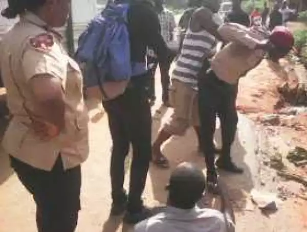 Road Safety Officials Flee As Angry Mob Descend On Them In Anambra... Photos